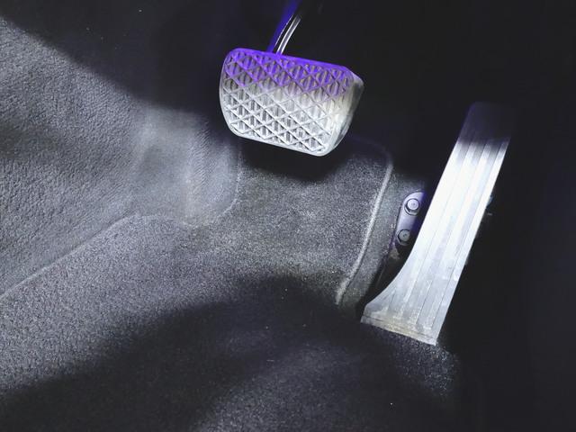 ＧＬＣ ＧＬＣ２２０　ｄ　４マチック　スポーツラインエディション　Ｂｌｕｅｔｏｏｔｈ接続　ＥＴＣ　ＬＥＤヘッドライト　ＴＶ　アイドリングストップ　クルーズコントロール　コネクテッド機能　サイドカメラ　シートヒーター　トランクスルー　ナビ　バックモニター　パワーシート（9枚目）