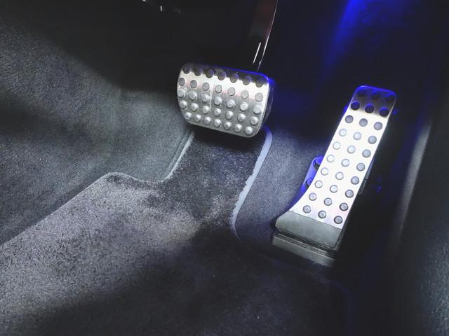 ＧＬＣ ＧＬＣ３５０　ｅ　４マチック　クーペ　スポーツ　エディションスター　ＡＭＧレザーエクスクルーシブパッケージ　Ｂｌｕｅｔｏｏｔｈ接続　ＥＴＣ　ＬＥＤヘッドライト　ＴＶ　アイドリングストップ　クルーズコントロール　コネクテッド機能　サイドカメラ（9枚目）