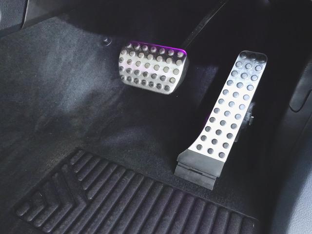 Ｇクラス Ｇ３５０　ｄ　アダプティブダンピングシステム　ＡＭＧライン　ラグジュアリーパッケージ　Ｂｌｕｅｔｏｏｔｈ接続　ＥＴＣ　ＬＥＤヘッドライト　ＴＶ　アイドリングストップ　クルーズコントロール　コネクテッド機能　サイドカメラ　サンルーフ・ガラスルーフ　シートヒーター（9枚目）