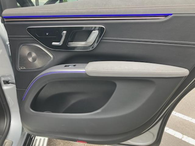 ＥＱＳ ＳＵＶ ＥＱＳ４５０　４マチック　ＳＵＶ　ＡＭＧラインパッケージ　ナイトパッケージ　３列シート　ＡＭＧライン　Ｂｌｕｅｔｏｏｔｈ接続　ＥＴＣ　ＬＥＤヘッドライト　ＴＶ　アイドリングストップ　クルーズコントロール　コネクテッド機能　サイドカメラ（8枚目）