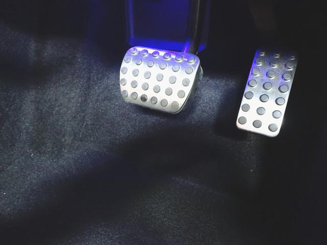 GLB GLB200 d 4マチック AMGラインパッケージ AMGレザーエクスクルーシブパッケージ 3列シート Bluetooth接続 ETC LEDヘッドライト TV アイドリングストップ クルーズコントロール コネクテッド機能(9枚目)