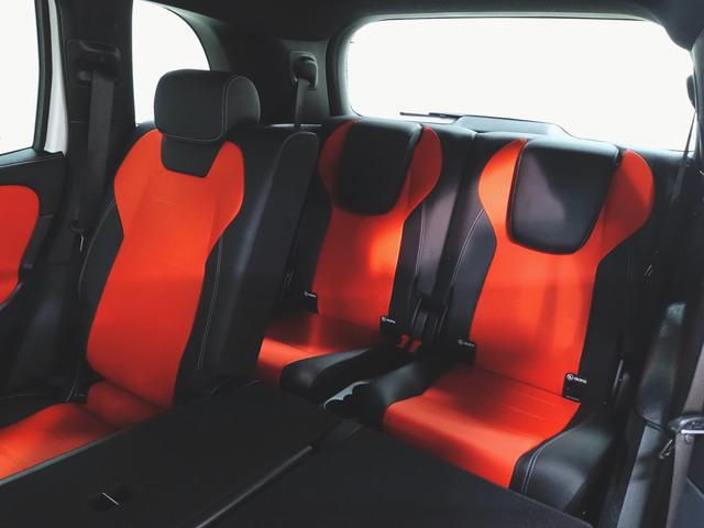 GLB GLB200 d 4マチック AMGラインパッケージ AMGレザーエクスクルーシブパッケージ 3列シート Bluetooth接続 ETC LEDヘッドライト TV アイドリングストップ クルーズコントロール コネクテッド機能(30枚目)