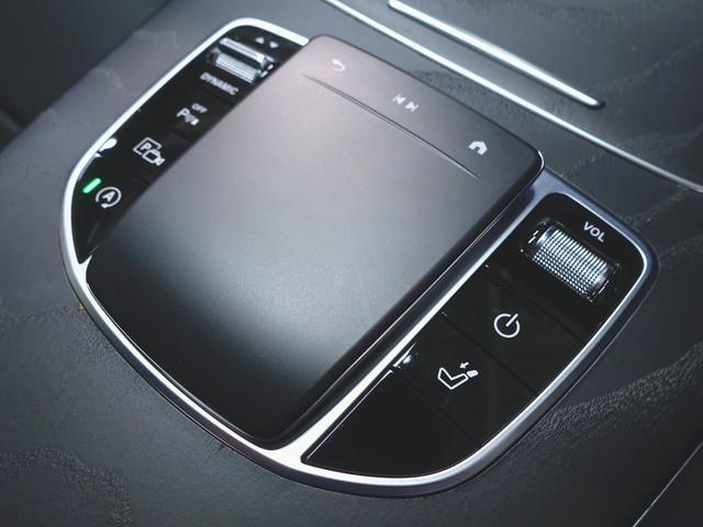 Eクラスステーションワゴン E200 ステーションワゴン スポーツ AMGラインインテリアパッケージ エクスクルーシブパッケージ Bluetooth接続 ETC LEDヘッドライト TV アイドリングストップ クルーズコントロール コネクテッド機能 サイドカメラ(19枚目)