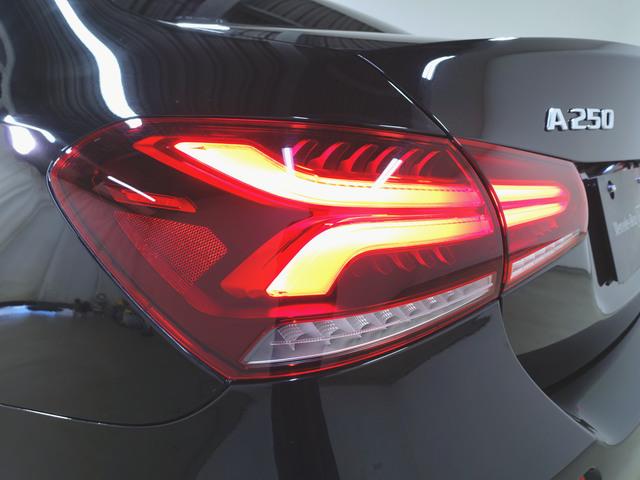 Ａクラスセダン Ａ２５０　４マチック　セダン　レザーエクスクルーシブパッケージ　アドバンスドパッケージ　レーダーセーフティーパッケージ　ナビゲーションパッケージ　Ｂｌｕｅｔｏｏｔｈ接続　ＥＴＣ　ＬＥＤヘッドライト　ＴＶ　アイドリングストップ（5枚目）