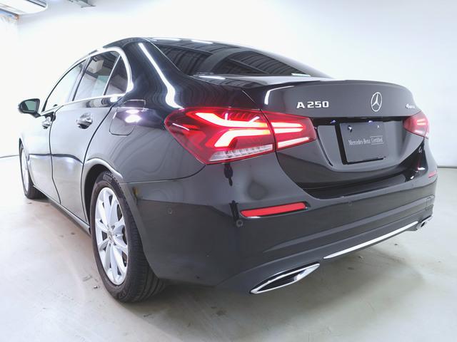 Ａクラスセダン Ａ２５０　４マチック　セダン　レザーエクスクルーシブパッケージ　アドバンスドパッケージ　レーダーセーフティーパッケージ　ナビゲーションパッケージ　Ｂｌｕｅｔｏｏｔｈ接続　ＥＴＣ　ＬＥＤヘッドライト　ＴＶ　アイドリングストップ（6枚目）