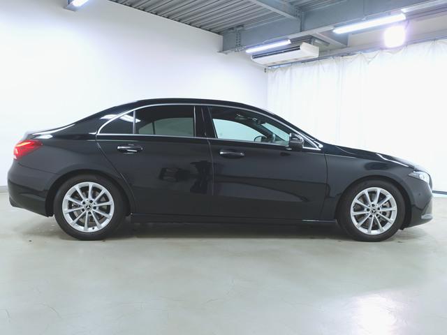 Ａクラスセダン Ａ２５０　４マチック　セダン　レザーエクスクルーシブパッケージ　アドバンスドパッケージ　レーダーセーフティーパッケージ　ナビゲーションパッケージ　Ｂｌｕｅｔｏｏｔｈ接続　ＥＴＣ　ＬＥＤヘッドライト　ＴＶ　アイドリングストップ（8枚目）