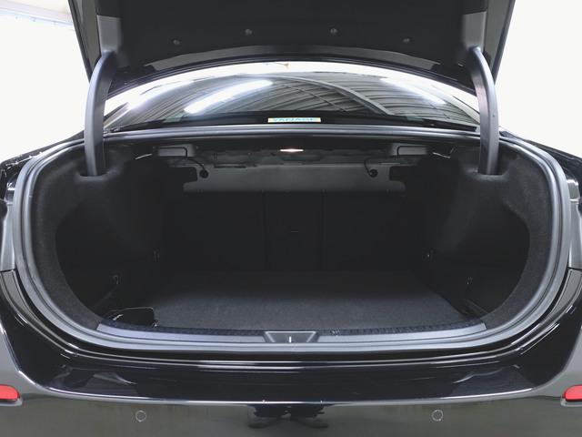 Ａクラスセダン Ａ２５０　４マチック　セダン　レザーエクスクルーシブパッケージ　アドバンスドパッケージ　レーダーセーフティーパッケージ　ナビゲーションパッケージ　Ｂｌｕｅｔｏｏｔｈ接続　ＥＴＣ　ＬＥＤヘッドライト　ＴＶ　アイドリングストップ（27枚目）