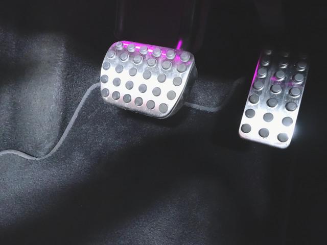 ＧＬＢ ＧＬＢ２００　ｄ　４マチック　ＡＭＧラインパッケージ　ＡＭＧレザーエクスクルーシブパッケージ　アドバンスドパッケージ　３列シート　ＡＭＧライン　Ｂｌｕｅｔｏｏｔｈ接続　ＥＴＣ　ＬＥＤヘッドライト　ＴＶ　アイドリングストップ（9枚目）