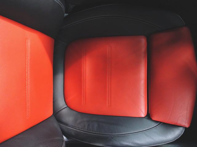 ＧＬＢ ＧＬＢ２００　ｄ　４マチック　ＡＭＧラインパッケージ　ＡＭＧレザーエクスクルーシブパッケージ　アドバンスドパッケージ　３列シート　ＡＭＧライン　Ｂｌｕｅｔｏｏｔｈ接続　ＥＴＣ　ＬＥＤヘッドライト　ＴＶ　アイドリングストップ（25枚目）