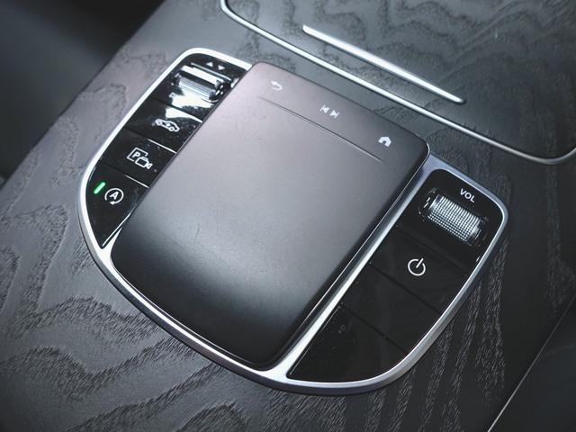 Ｅクラス Ｅ３００　スポーツ　エクスクルーシブパッケージ　Ｂｌｕｅｔｏｏｔｈ接続　ＥＴＣ　ＬＥＤヘッドライト　ＴＶ　アイドリングストップ　クルーズコントロール　コネクテッド機能　サイドカメラ　シートヒーター　トランクスルー　ナビ（19枚目）