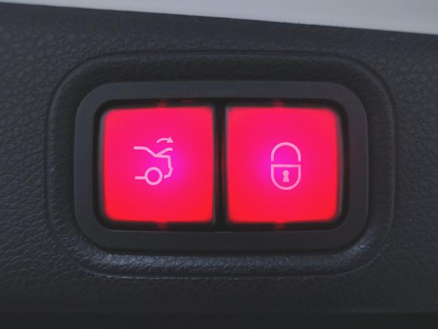 Ｅクラス Ｅ３００　スポーツ　エクスクルーシブパッケージ　Ｂｌｕｅｔｏｏｔｈ接続　ＥＴＣ　ＬＥＤヘッドライト　ＴＶ　アイドリングストップ　クルーズコントロール　コネクテッド機能　サイドカメラ　シートヒーター　トランクスルー　ナビ（28枚目）