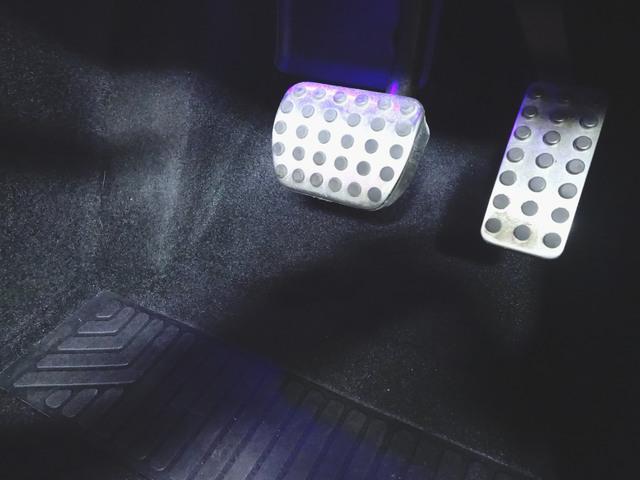 ＧＬＢ ＧＬＢ２００　ｄ　４マチック　ＡＭＧライン　ＡＭＧレザーエクスクルーシブパッケージ　ナビゲーションパッケージ　アドバンスドパッケージ　３列シート　Ｂｌｕｅｔｏｏｔｈ接続　ＥＴＣ　ＬＥＤヘッドライト　ＴＶ　アイドリングストップ（9枚目）