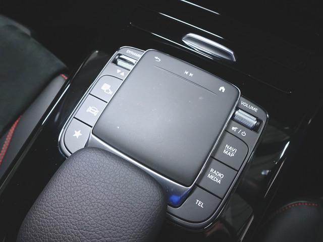 ＣＬＡクラス ＣＬＡ２００　ｄ　ＡＭＧラインパッケージ　Ｂｌｕｅｔｏｏｔｈ接続　ＥＴＣ　ＬＥＤヘッドライト　ＴＶ　アイドリングストップ　クルーズコントロール　コネクテッド機能　シートヒーター　トランクスルー　ナビ　バックモニター　パワーシート（19枚目）