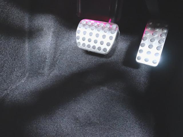 GLB GLB200 d 4マチック AMGラインパッケージ 3列シート Bluetooth接続 ETC LEDヘッドライト TV アイドリングストップ クルーズコントロール コネクテッド機能 サイドカメラ シートヒーター トランクスルー(9枚目)