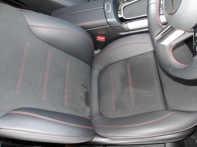 GLAクラス GLA180 AMGラインパッケージ Bluetooth接続 ETC LEDヘッドライト TV アイドリングストップ クルーズコントロール コネクテッド機能 シートヒーター トランクスルー ナビ パワーシート(9枚目)