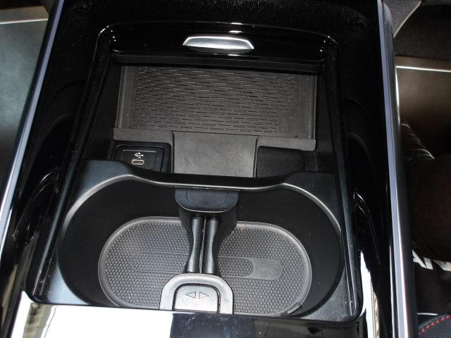 GLAクラス GLA180 AMGラインパッケージ Bluetooth接続 ETC LEDヘッドライト TV アイドリングストップ クルーズコントロール コネクテッド機能 シートヒーター トランクスルー ナビ パワーシート(18枚目)