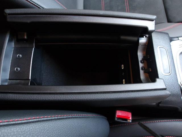 GLAクラス GLA180 AMGラインパッケージ Bluetooth接続 ETC LEDヘッドライト TV アイドリングストップ クルーズコントロール コネクテッド機能 シートヒーター トランクスルー ナビ パワーシート(20枚目)