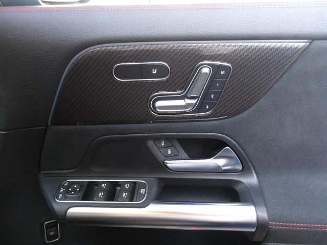 GLAクラス GLA180 AMGラインパッケージ Bluetooth接続 ETC LEDヘッドライト TV アイドリングストップ クルーズコントロール コネクテッド機能 シートヒーター トランクスルー ナビ パワーシート(22枚目)