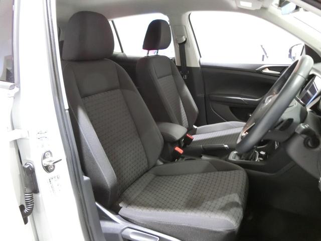 Ｔ－クロス ＴＳＩ　アクティブ　ＳＡＦＥＴＹパッケージ装着車　衝突被害軽減ブレーキ　レーンアシスト　後方死角検知　リヤカメラ　ワンオーナー　認定中古車保証（10枚目）