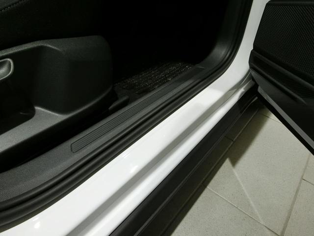 Ｔ－クロス ＴＳＩ　アクティブ　ＳＡＦＥＴＹパッケージ装着車　衝突被害軽減ブレーキ　レーンアシスト　後方死角検知　リヤカメラ　ワンオーナー　認定中古車保証（12枚目）