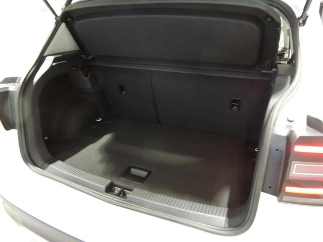 Ｔ－クロス ＴＳＩ　アクティブ　ＳＡＦＥＴＹパッケージ装着車　衝突被害軽減ブレーキ　レーンアシスト　後方死角検知　リヤカメラ　ワンオーナー　認定中古車保証（31枚目）