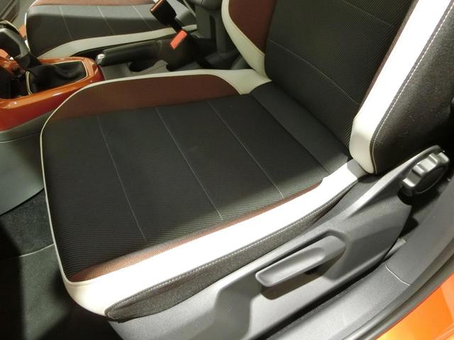 Ｔ－クロス ＴＳＩ　１ｓｔプラス　☆認定中古車保証☆　ナビ／ＴＶ　バックカメラ　ＥＴＣ２．０　衝突被害軽減ブレーキ　ＡＣＣ　レーンアシスト　前後センサー　後方死角検知　ＬＥＤライト（16枚目）