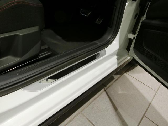 ポロＧＴＩ ベースグレード　☆認定中古車保証☆　　セーフティ＆テクノロジーパッケージ装着車　　ＬＥＤライト　ナビ／ＴＶ　ＣＡＲＰＬＡＹ対応　バックカメラ　ＥＴＣ２．０　衝突被害軽減ブレーキ　ＡＣＣ　後方死角検知　前後センサー（14枚目）