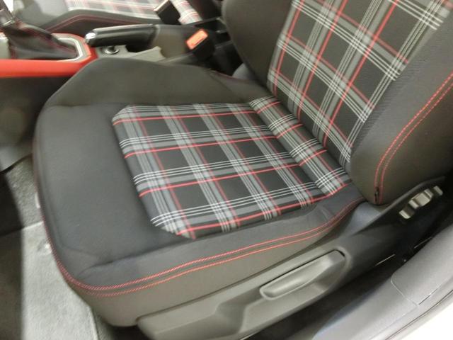 ポロＧＴＩ ベースグレード　☆認定中古車保証☆　　セーフティ＆テクノロジーパッケージ装着車　　ＬＥＤライト　ナビ／ＴＶ　ＣＡＲＰＬＡＹ対応　バックカメラ　ＥＴＣ２．０　衝突被害軽減ブレーキ　ＡＣＣ　後方死角検知　前後センサー（16枚目）