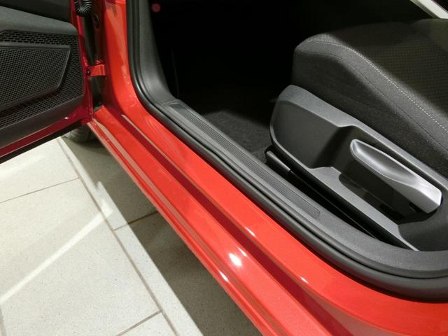 ポロ TSIアクティブ 認定中古車保証 LEDライト ナビ バックカメラ ETC2.0 ACC レーンアシスト 衝突被害軽減ブレーキ 前後パーキングセンサー(14枚目)