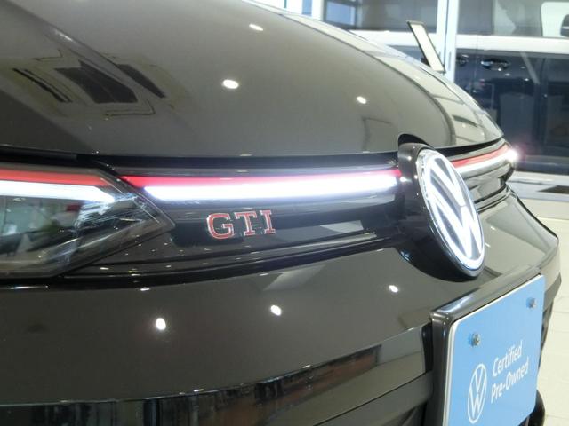 ゴルフＧＴＩ ベースグレード　新車保証継承　元弊社デモカー　ＤＣＣ　１９インチアルミホイール　ナビ　アラウンドビューモニター　ＩＱライト（9枚目）
