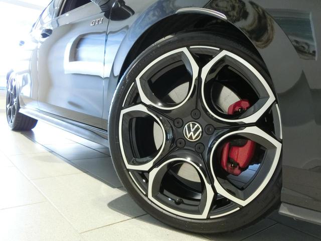 ゴルフＧＴＩ ベースグレード　新車保証継承　元弊社デモカー　ＤＣＣ　１９インチアルミホイール　ナビ　アラウンドビューモニター　ＩＱライト（11枚目）