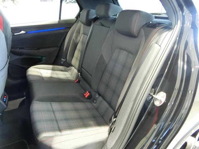 ゴルフＧＴＩ ベースグレード　新車保証継承　元弊社デモカー　ＤＣＣ　１９インチアルミホイール　ナビ　アラウンドビューモニター　ＩＱライト（20枚目）