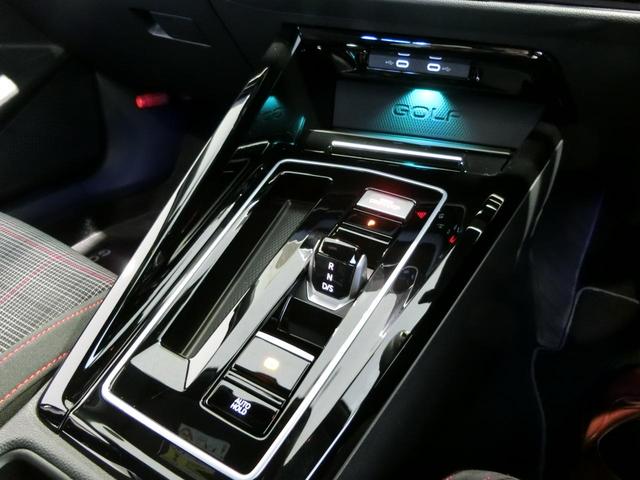 ゴルフＧＴＩ ベースグレード　新車保証継承　元弊社デモカー　ＤＣＣ　１９インチアルミホイール　ナビ　アラウンドビューモニター　ＩＱライト（30枚目）