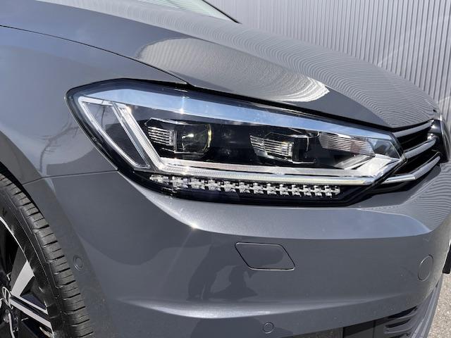 ゴルフトゥーラン ＴＳＩ　ハイライン　認定中古車　純正ナビ　ＴＶチューナー　リアカメラ付　ＥＴＣ　衝突被害軽減ブレーキ　レーンキープ　ブラインドスポット　７人乗り　３列シート　電動スライドドア　電動リアゲート　禁煙車　ワンオーナー　試乗車（8枚目）