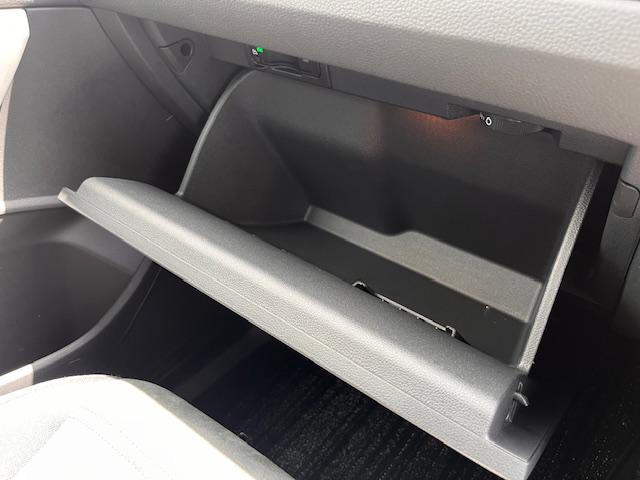 ゴルフトゥーラン ＴＳＩ　ハイライン　認定中古車　純正ナビ　ＴＶチューナー　リアカメラ付　ＥＴＣ　衝突被害軽減ブレーキ　レーンキープ　ブラインドスポット　７人乗り　３列シート　電動スライドドア　電動リアゲート　禁煙車　ワンオーナー　試乗車（22枚目）