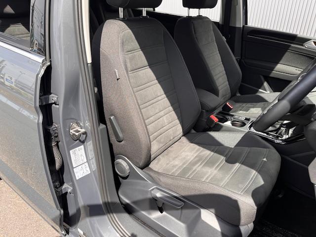 ゴルフトゥーラン ＴＳＩ　ハイライン　認定中古車　純正ナビ　ＴＶチューナー　リアカメラ付　ＥＴＣ　衝突被害軽減ブレーキ　レーンキープ　ブラインドスポット　７人乗り　３列シート　電動スライドドア　電動リアゲート　禁煙車　ワンオーナー　試乗車（26枚目）