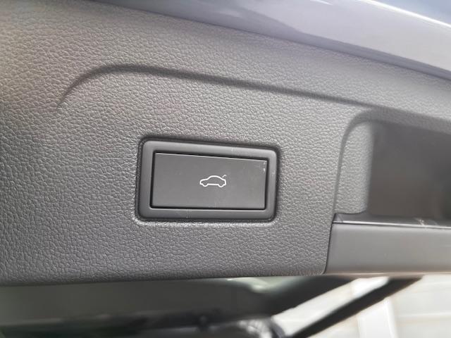 ゴルフトゥーラン ＴＳＩ　ハイライン　認定中古車　純正ナビ　ＴＶチューナー　リアカメラ付　ＥＴＣ　衝突被害軽減ブレーキ　レーンキープ　ブラインドスポット　７人乗り　３列シート　電動スライドドア　電動リアゲート　禁煙車　ワンオーナー　試乗車（33枚目）