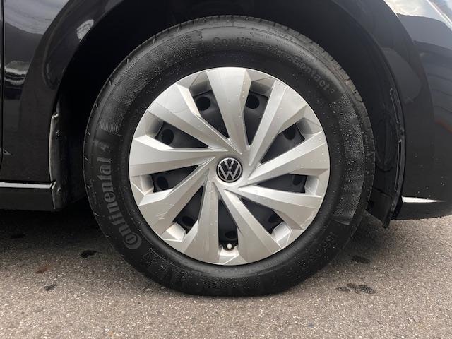 ポロ ＴＳＩアクティブベーシック　新車保証継承　禁煙車　ワンオーナー　スマートキー　ＡＰＰコネクト　ブルートゥース　ＬＥＤ　ＵＳＢ　バックカメラ　ＥＴＣ　レーンキープアシスト　衝突被害軽減ブレーキ　シガーソケット（9枚目）