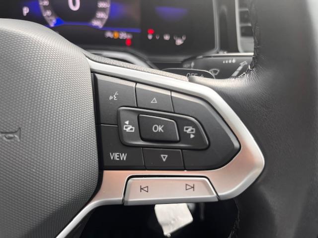 ポロ ＴＳＩアクティブベーシック　新車保証継承　禁煙車　ワンオーナー　スマートキー　ＡＰＰコネクト　ブルートゥース　ＬＥＤ　ＵＳＢ　バックカメラ　ＥＴＣ　レーンキープアシスト　衝突被害軽減ブレーキ　シガーソケット（12枚目）