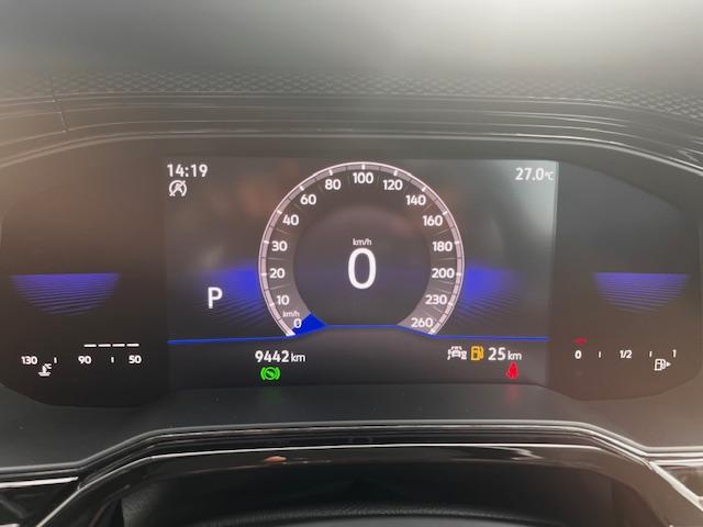 ポロ ＴＳＩアクティブベーシック　新車保証継承　禁煙車　ワンオーナー　スマートキー　ＡＰＰコネクト　ブルートゥース　ＬＥＤ　ＵＳＢ　バックカメラ　ＥＴＣ　レーンキープアシスト　衝突被害軽減ブレーキ　シガーソケット（13枚目）