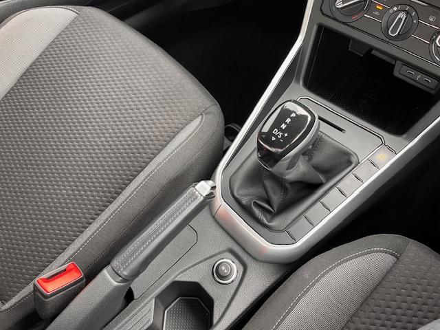 ポロ ＴＳＩアクティブベーシック　新車保証継承　禁煙車　ワンオーナー　スマートキー　ＡＰＰコネクト　ブルートゥース　ＬＥＤ　ＵＳＢ　バックカメラ　ＥＴＣ　レーンキープアシスト　衝突被害軽減ブレーキ　シガーソケット（18枚目）