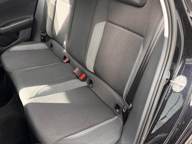 ポロ ＴＳＩアクティブベーシック　新車保証継承　禁煙車　ワンオーナー　スマートキー　ＡＰＰコネクト　ブルートゥース　ＬＥＤ　ＵＳＢ　バックカメラ　ＥＴＣ　レーンキープアシスト　衝突被害軽減ブレーキ　シガーソケット（26枚目）