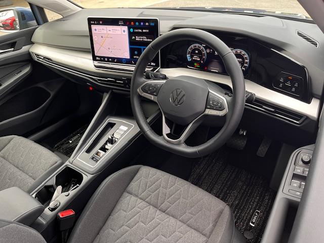 ゴルフ eTSIアクティブ 認定中古車 試乗車 禁煙車 ワンオーナー 衝突被害軽減ブレーキ LEDライト 純正ナビゲーション ETC アダプティブクルーズコントロール レーンアシスト 前後パーキングセンサー 後方死角検知(3枚目)