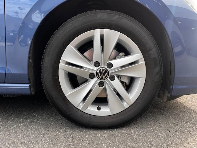 ゴルフ eTSIアクティブ 認定中古車 試乗車 禁煙車 ワンオーナー 衝突被害軽減ブレーキ LEDライト 純正ナビゲーション ETC アダプティブクルーズコントロール レーンアシスト 前後パーキングセンサー 後方死角検知(9枚目)