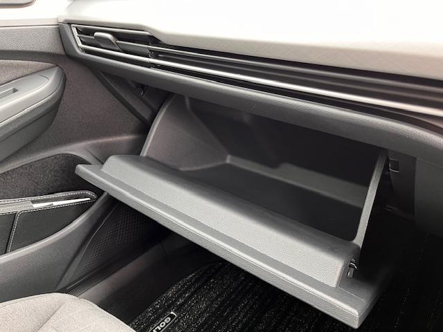 ゴルフ eTSIアクティブ 認定中古車 試乗車 禁煙車 ワンオーナー 衝突被害軽減ブレーキ LEDライト 純正ナビゲーション ETC アダプティブクルーズコントロール レーンアシスト 前後パーキングセンサー 後方死角検知(22枚目)