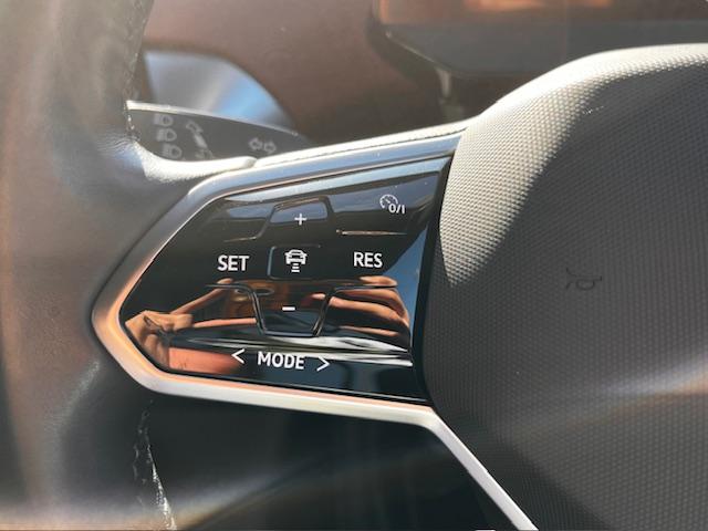 ＩＤ．４ ライト　認定中古車　禁煙車　ワンオーナー　衝突被害軽減ブレーキ　ＬＥＤライト　純正ナビ　ＥＴＣ　ＡＣＣ　レーンアシスト　前後パーキングセンサー　後方死角検知（11枚目）