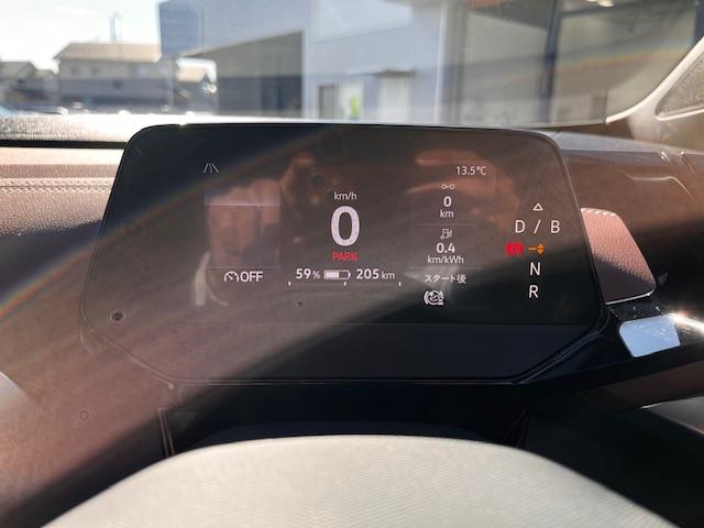 ＩＤ．４ ライト　認定中古車　禁煙車　ワンオーナー　衝突被害軽減ブレーキ　ＬＥＤライト　純正ナビ　ＥＴＣ　ＡＣＣ　レーンアシスト　前後パーキングセンサー　後方死角検知（13枚目）