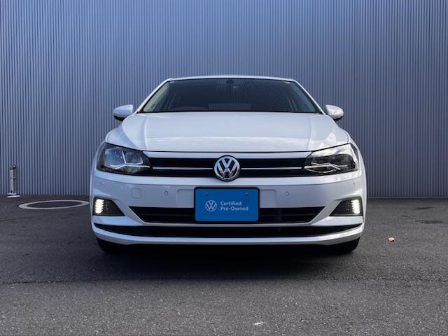 ポロ ＴＳＩコンフォートライン　認定中古車　禁煙車　ワンオーナー　スマートキー　ＡＰＰコネクト　ブルートゥース　ＬＥＤライト　ＵＳＢポート　純正ナビ　バックカメラ　ＥＴＣ　ＴＶチューナー　レーンキープアシスト　前後パーキングセンサー（4枚目）