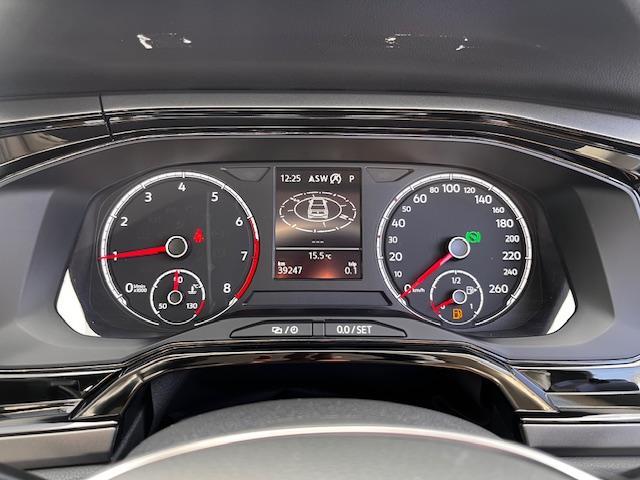 ポロ ＴＳＩコンフォートライン　認定中古車　禁煙車　ワンオーナー　スマートキー　ＡＰＰコネクト　ブルートゥース　ＬＥＤライト　ＵＳＢポート　純正ナビ　バックカメラ　ＥＴＣ　ＴＶチューナー　レーンキープアシスト　前後パーキングセンサー（13枚目）