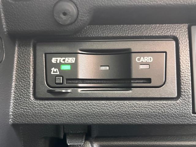 ポロ ＴＳＩコンフォートライン　認定中古車　禁煙車　ワンオーナー　スマートキー　ＡＰＰコネクト　ブルートゥース　ＬＥＤライト　ＵＳＢポート　純正ナビ　バックカメラ　ＥＴＣ　ＴＶチューナー　レーンキープアシスト　前後パーキングセンサー（21枚目）